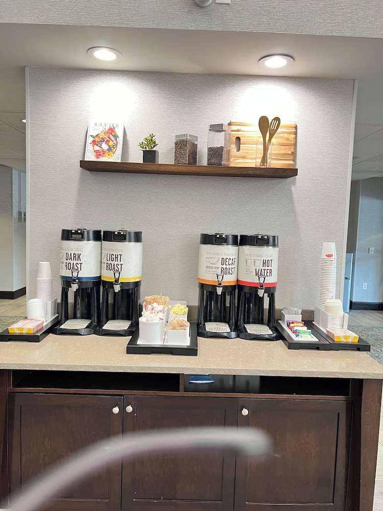 Hampton Inn & Suites Baltimore Woodlawn - photo 45