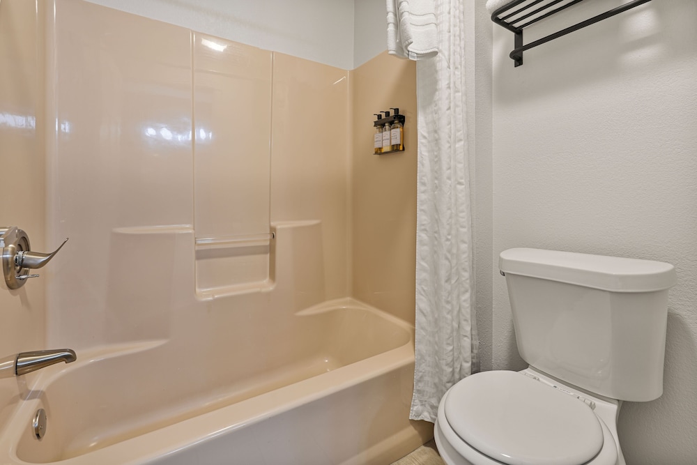 Tremont Lodge & Resort - photo 37