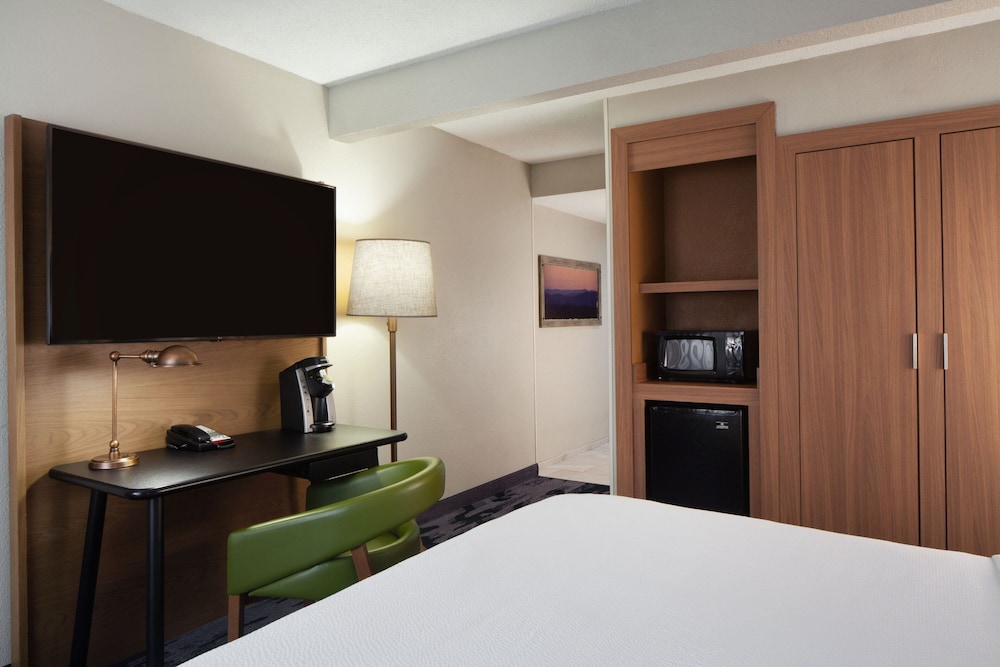 Fairfield Inn & Suites by Marriott Charleston - photo 7