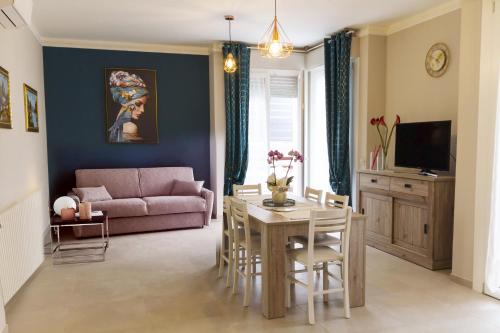 Nuovissimo appartamento a Desenzano — 4-Star Luxury Hotel in Desenzano Del Garda, Italy