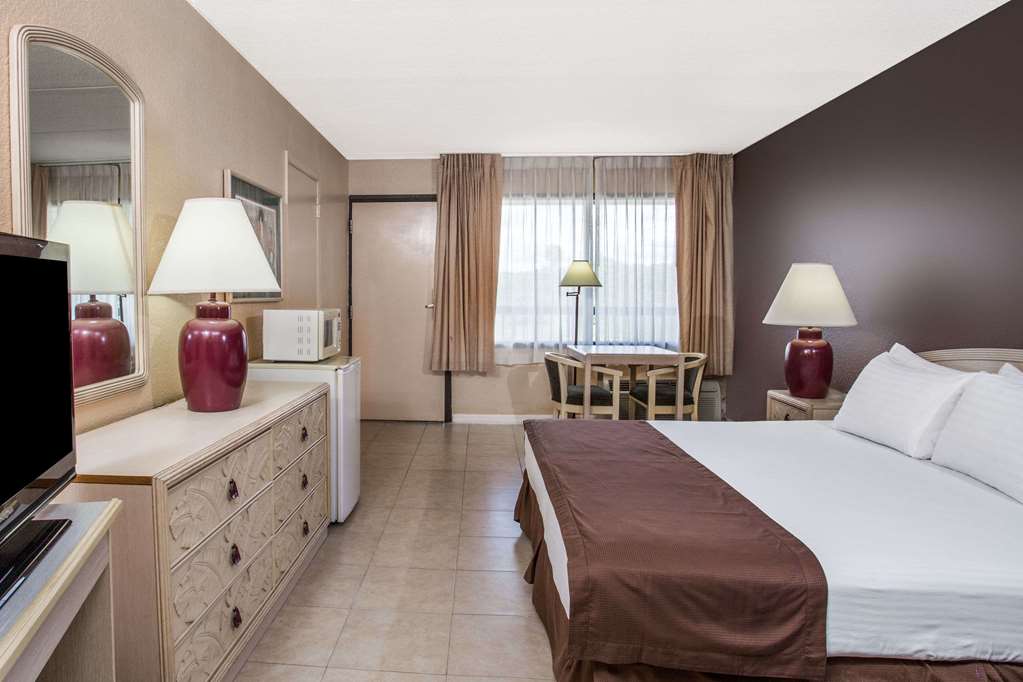Travelodge by Wyndham Deltona - photo 29