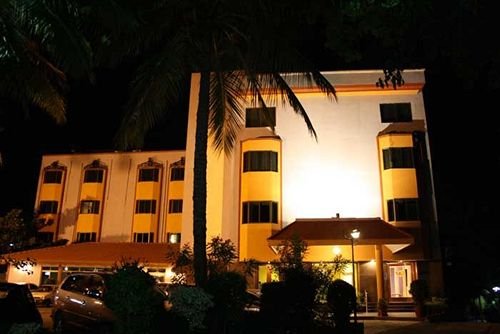 Oyo 18762 Vaishnavi Residency