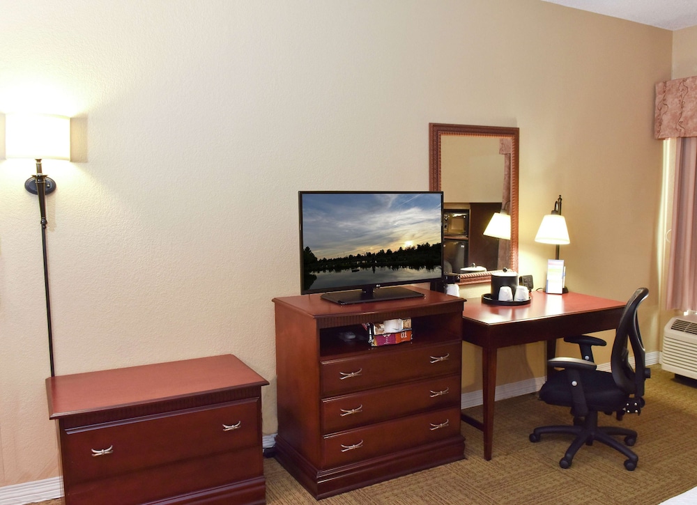 Hampton Inn Ruston - photo 16