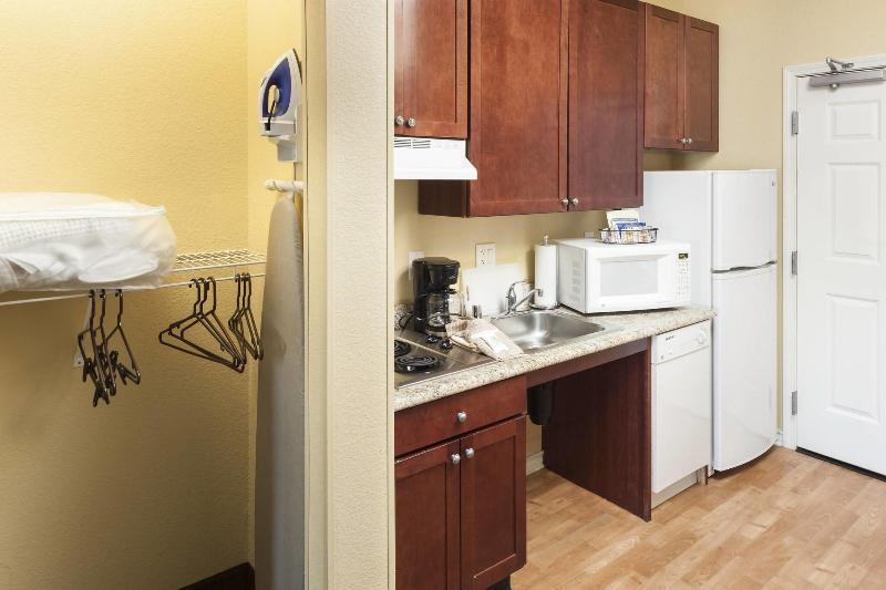 TownePlace Suites by Marriott Texarkana - photo 32