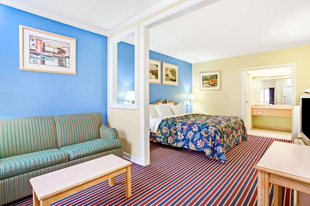 Days Inn by Wyndham Kingsland GA - photo 13
