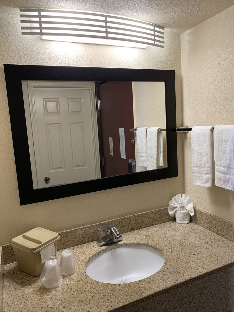 Red Roof Inn Atlanta Six Flags 793 Hotel - photo 17
