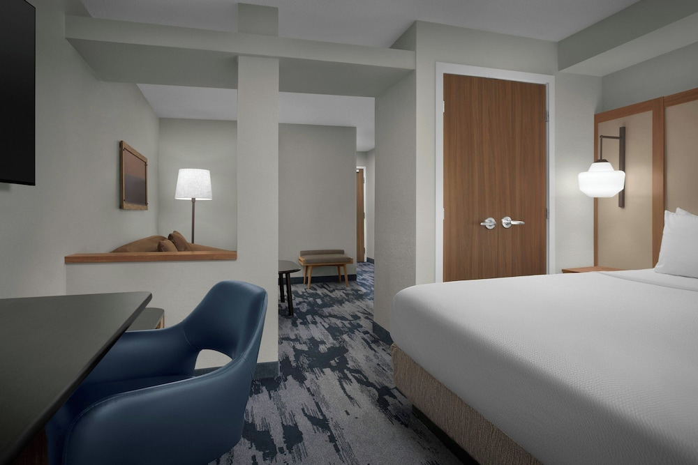 Fairfield Inn & Suites by Marriott Rogers - photo 14