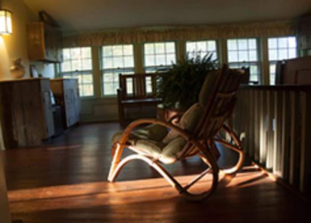 Black Mountain Inn - photo 9
