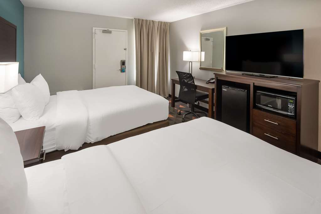 Clarion Pointe Indianapolis Northeast - photo 6
