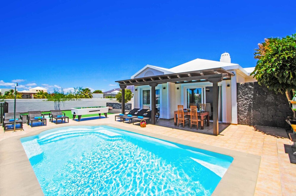 Villa Calima — 4-Star Luxury Hotel in Playa Blanca, Spain