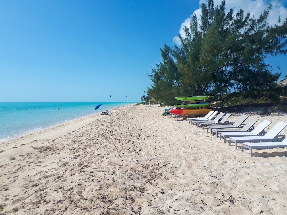 Family Oceanside Vacation Villa Hotel Amenities v8 in Providenciales, Turks and Caicos Islands