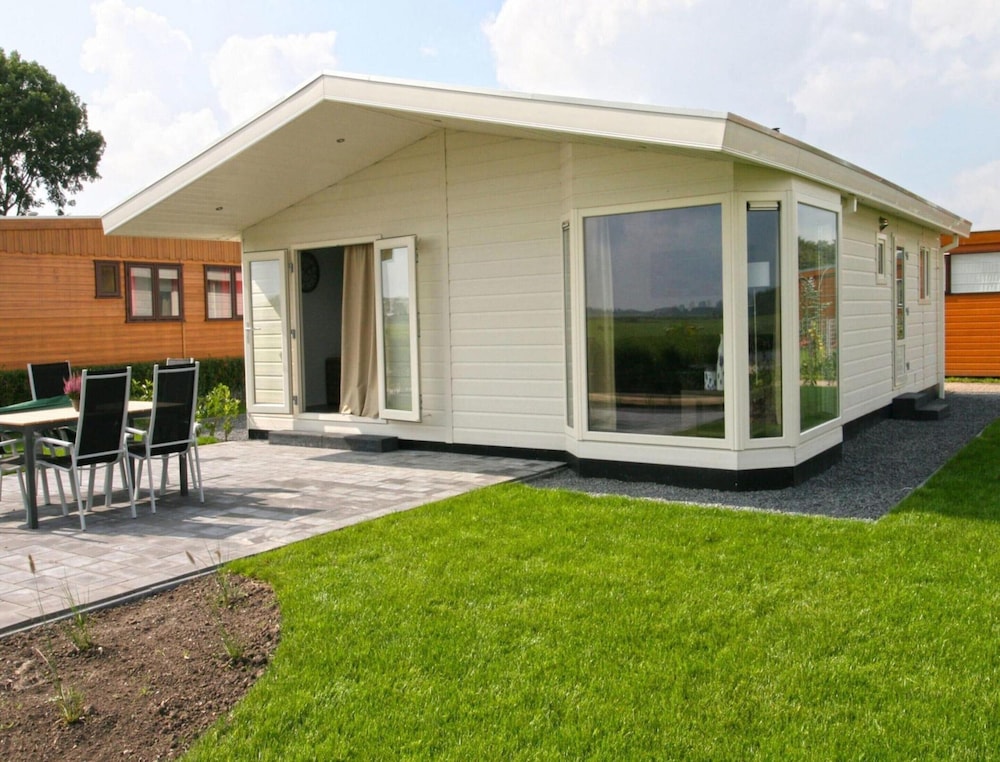 Comfortable Chalet Located in the Polder Near Alkmaar — 4-Star Luxury Hotel in Alkmaar, Netherlands