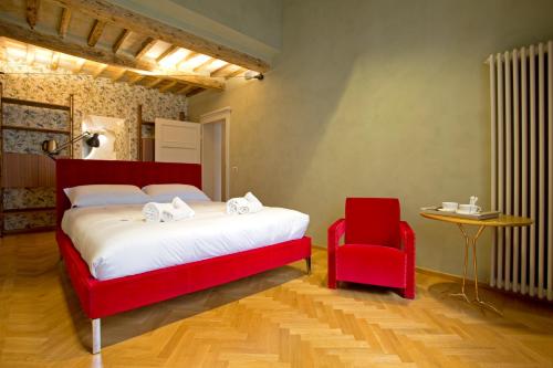 Casa della Colonna Luxury and comfort in the heart of Lucca — 4-Star Luxury Hotel in Lucca, Italy