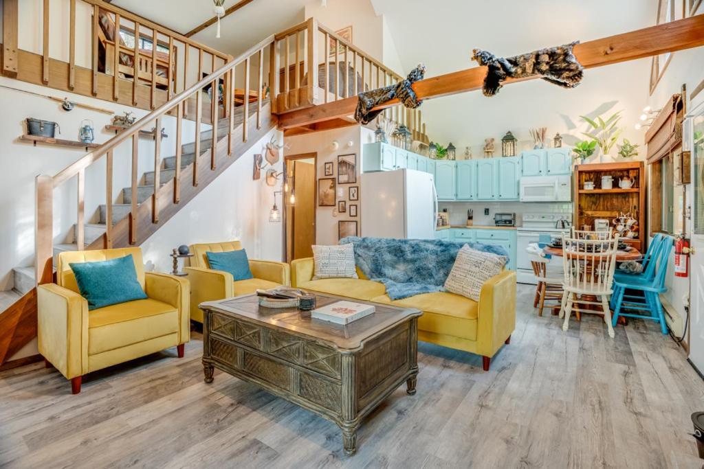 Elmwood Elmwood Escape A Cozy Retreat At The Hideout — Hamlin