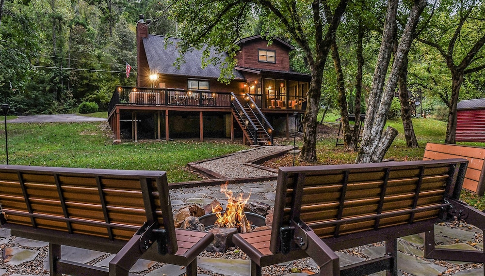 Pure & Simple - last minute hotel in Sevierville