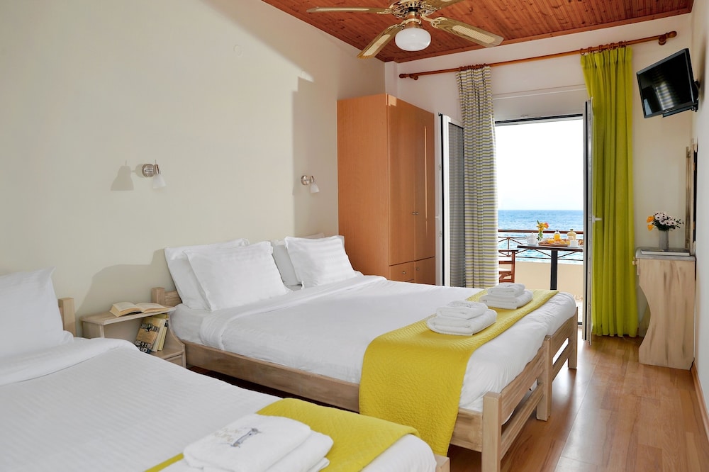 Pharos Rooms — Aidipsos — photo 2
