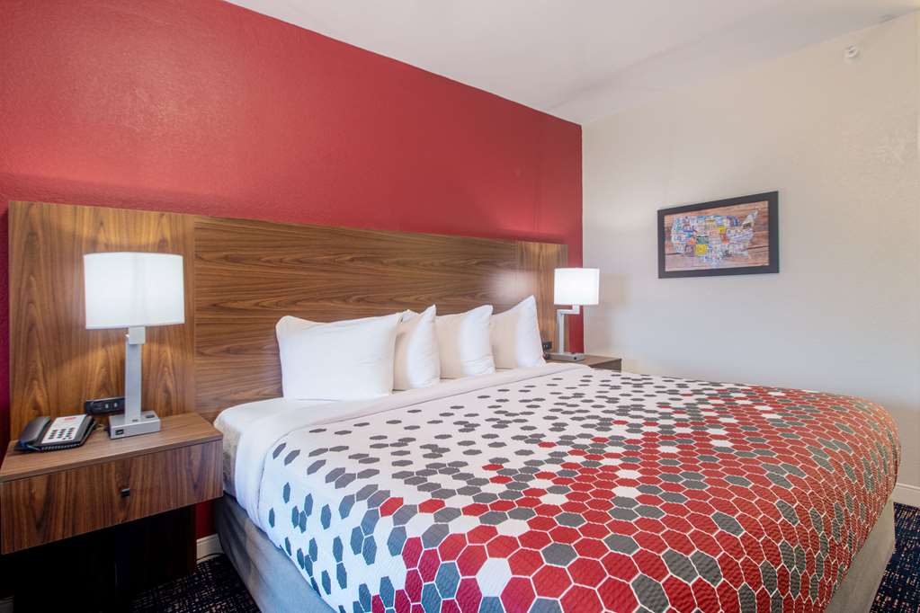 Econo Lodge Inn & Suites Foley North Gulf Shores - photo 24
