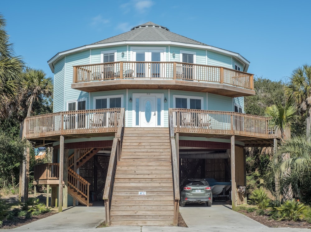 W Ashley 510 5 Bedroom Holiday Home By My Ocean Rentals — 4-Star Luxury Hotel in Folly Beach, United States