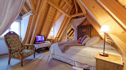 Remparts de Riquewihr Le Colombier — 5-Star Luxury Hotel in Riquewihr, France