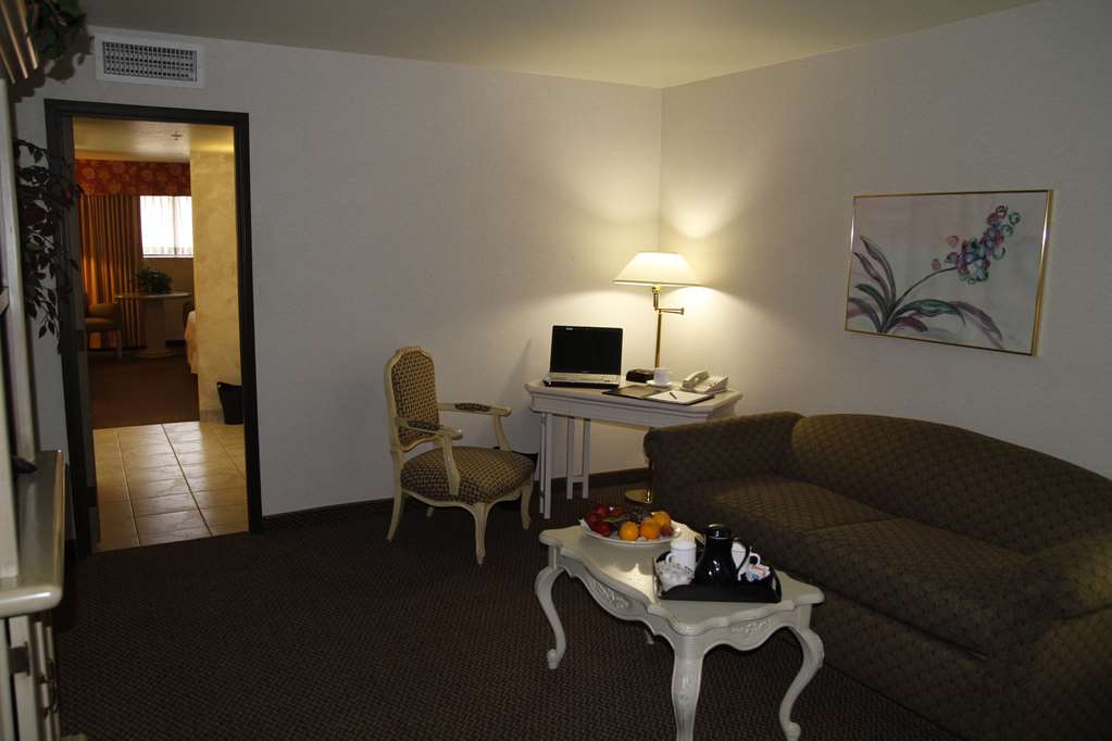 Ramada by Wyndham Viscount Suites Tucson East - photo 15