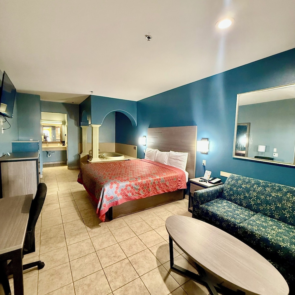 Weslaco Inn by Capital O Near Mercedes - featured photo