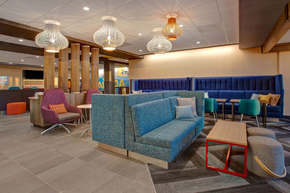 Tru by Hilton Alcoa Knoxville Airport - photo 6