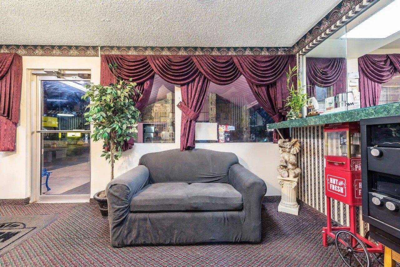 Super 8 by Wyndham Eastland - photo 3