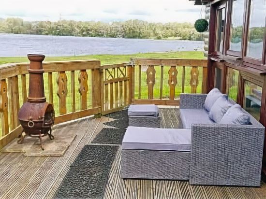 Fenna Lakeside Lodge Pine Lake Resort — Carnforth — photo 5
