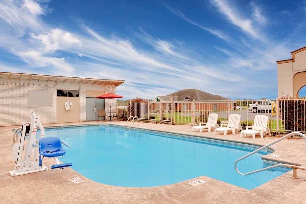 Days Inn Morrilton - photo 18