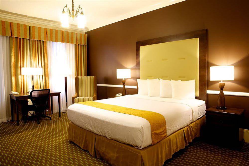 Best Western Plus San Pedro Hotel & Suites - photo 36