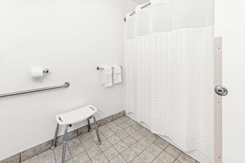 Americas Best Value Inn Tahquamenon Country - photo 19