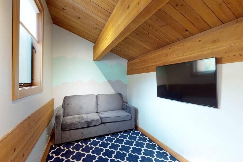 Sockeye by Avantstay Modern 2 BR Condo w Access to Northstar Resort Community - photo 5