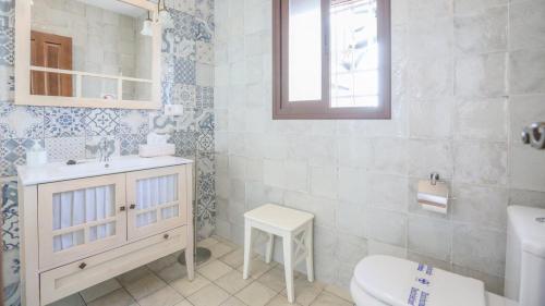 Casa Leal — 4-Star Luxury Hotel in La Puebla De Los Infantes, Spain