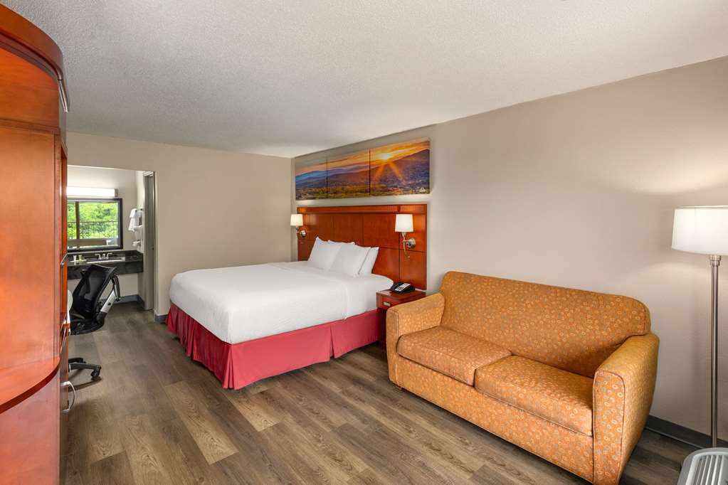Days Inn by Wyndham Knoxville East - photo 21