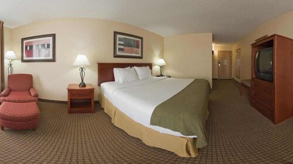 Holiday Inn Express & Suites Greenville by IHG - photo 10