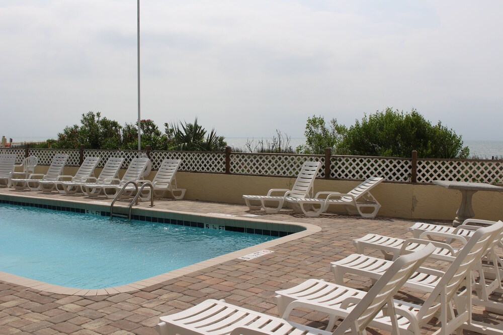 Blu Atlantic Oceanfront Hotel & Suites - photo 27