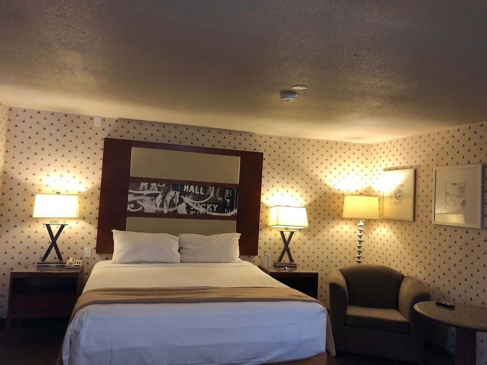Sunrise Inn Hotel - photo 35