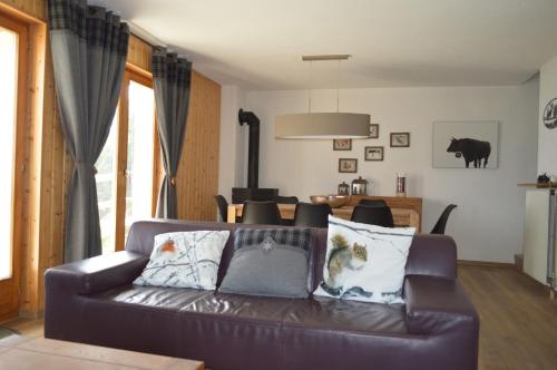 Chalet le Dahlia 4 Vallees — 4-Star Luxury Hotel in Vex, Switzerland