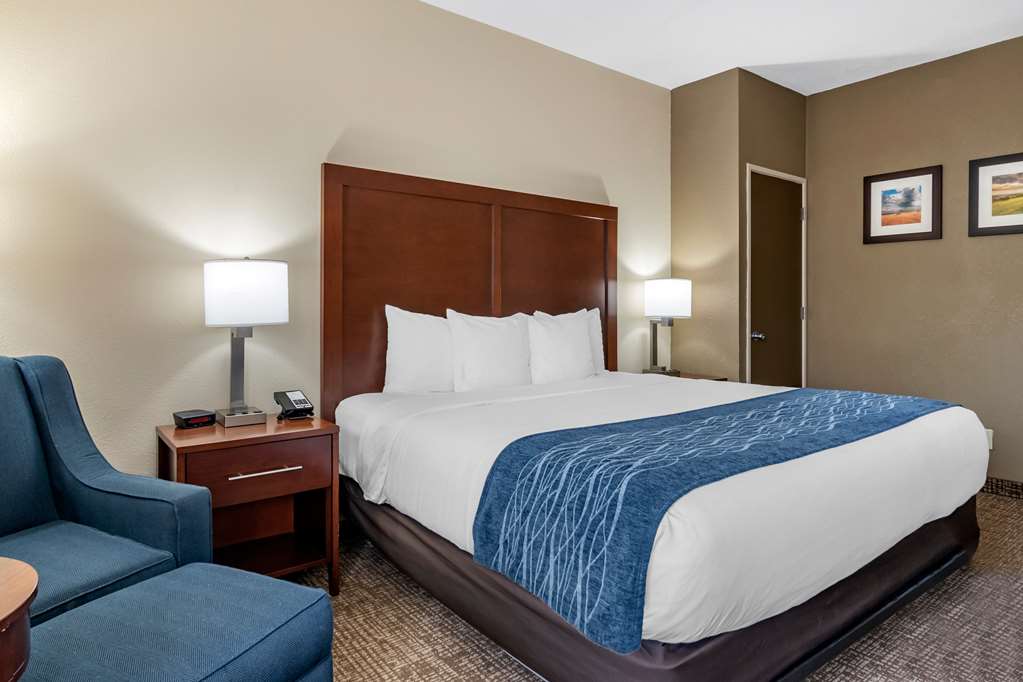 Comfort Inn & Suites Junction City near Fort Riley - photo 14