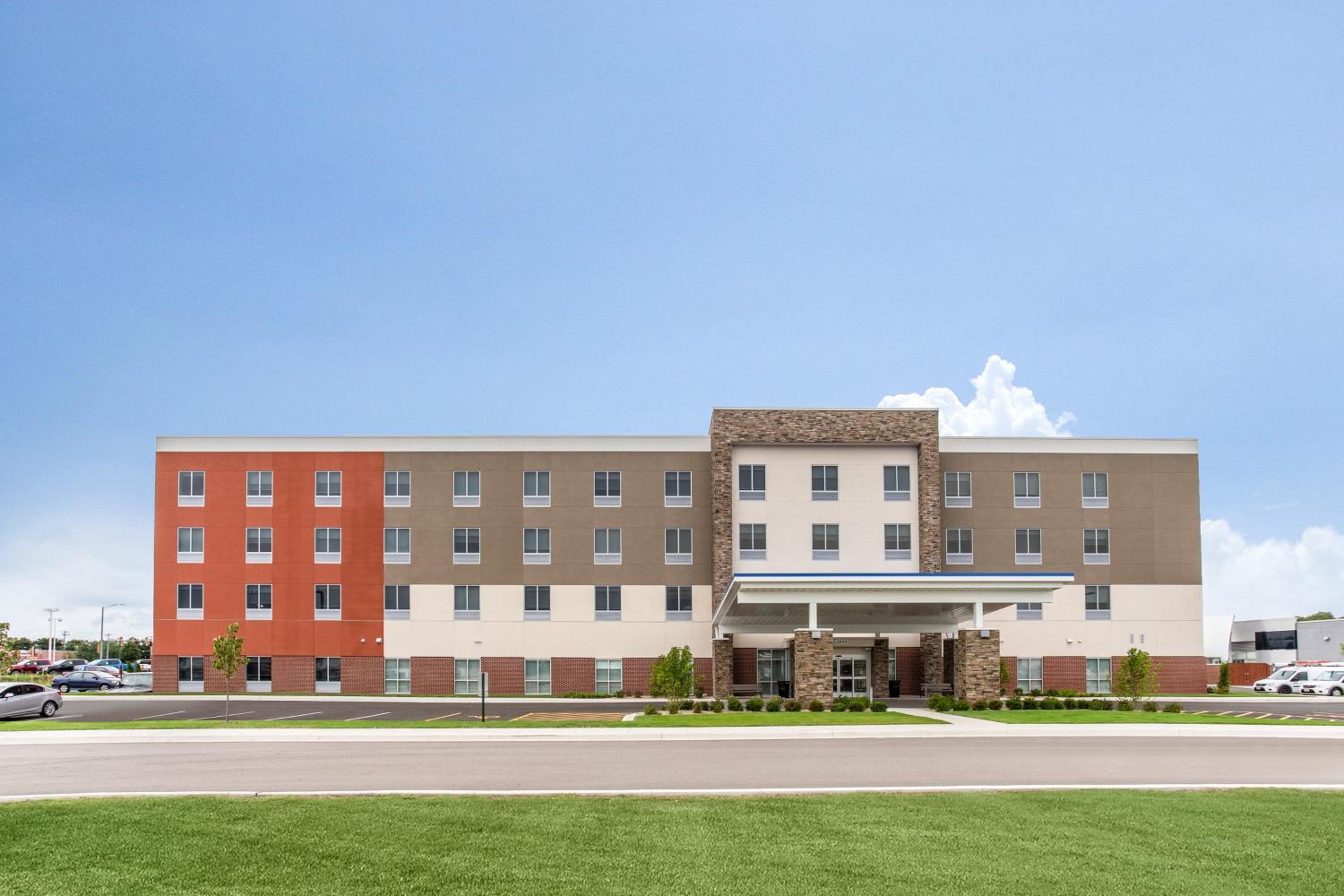 Holiday Inn Express & Suites Ottawa - photo 51