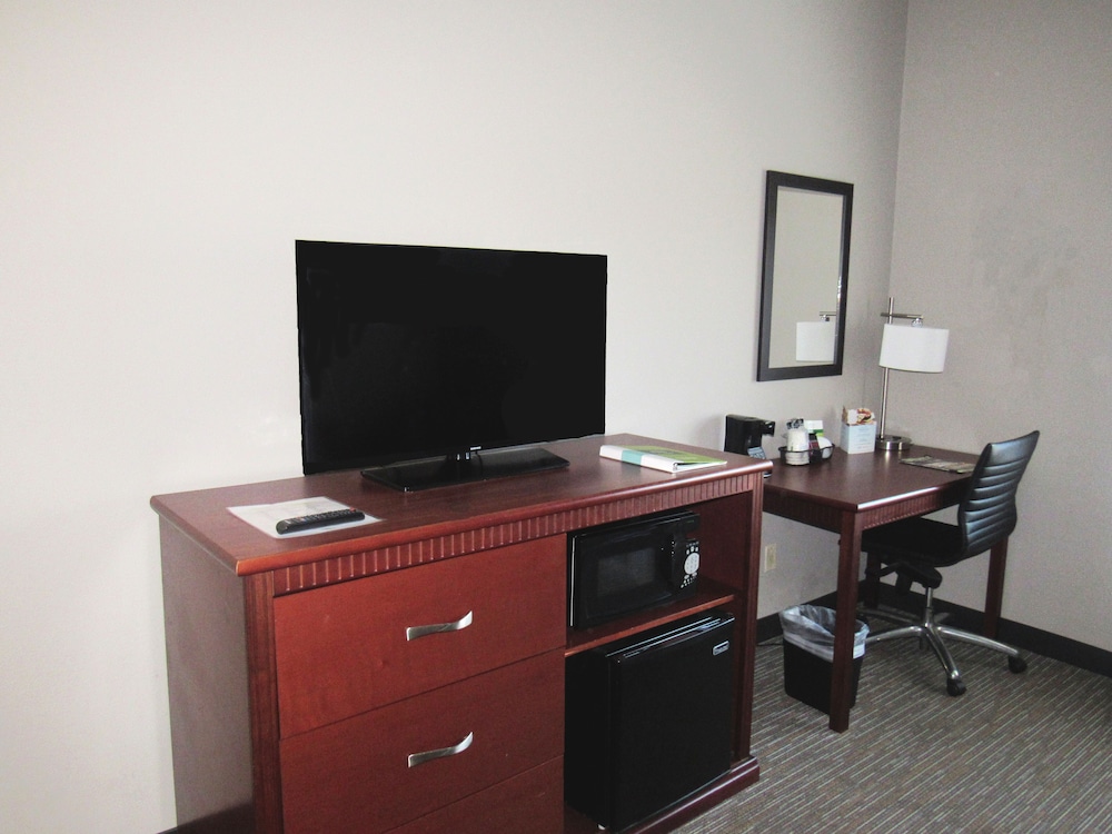 Wingate by Wyndham Shreveport Airport - photo 9