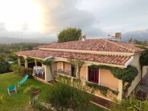 Villa Lolotha — 4-Star Luxury Hotel in La Caletta, Italy