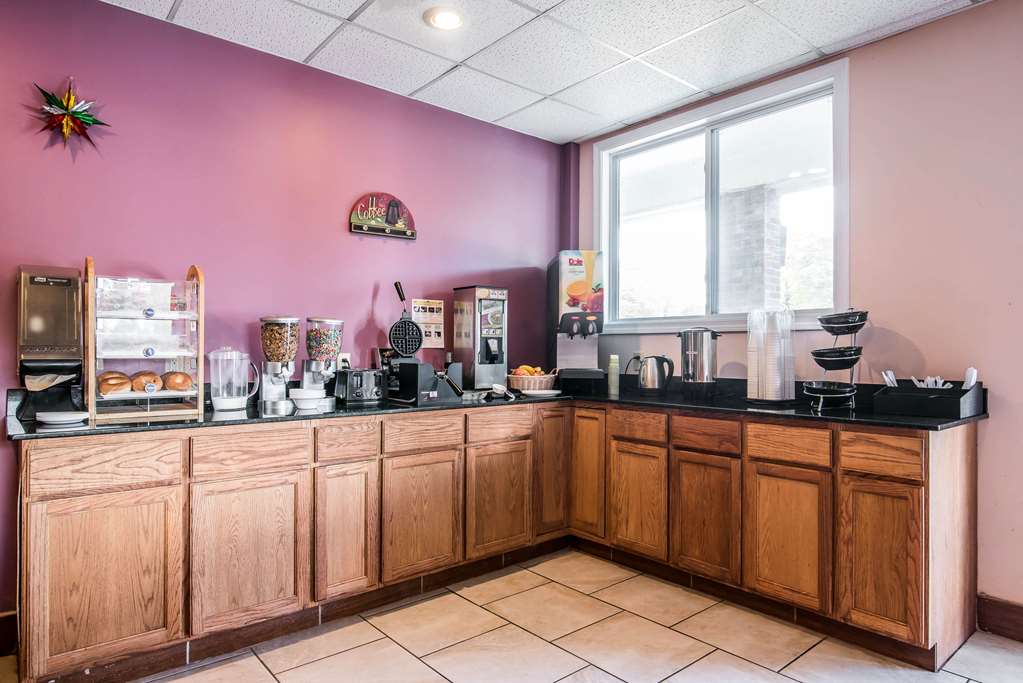 Rodeway Inn Bellows Falls - photo 22