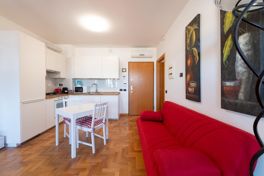 Casa Titty in Roma With 1 Bedrooms and 1 Bathrooms — 4-Star Luxury Hotel in Rome, Italy