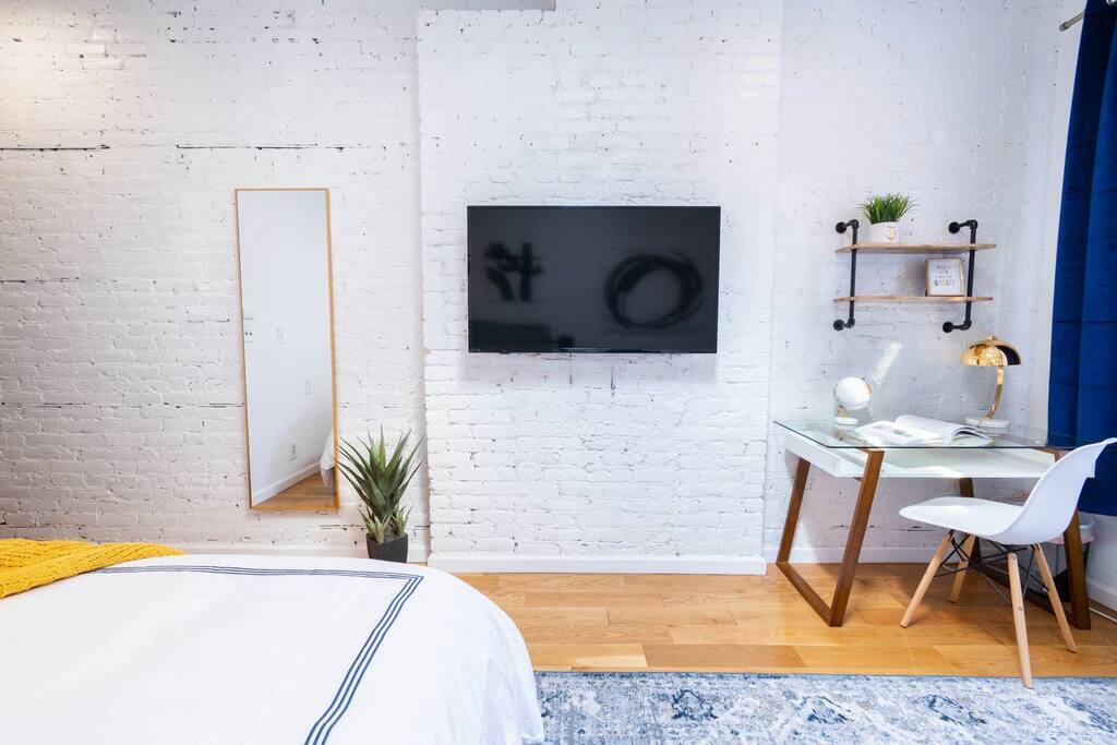 26 4A New Studio prime 20's W D Shared Courtyard — 4-Star Luxury Hotel in New York City, United States