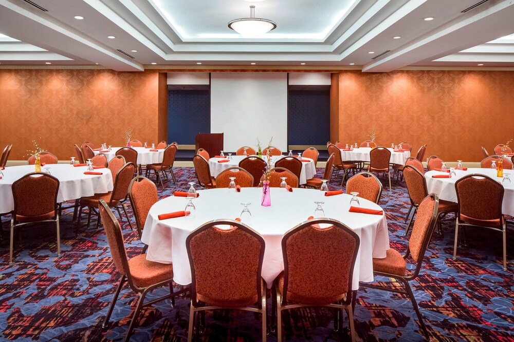 Holiday Inn Dubuque Galena by IHG - photo 48