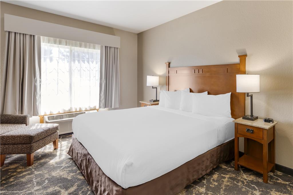 Best Western Plus Riverfront Hotel & Suites - photo 42