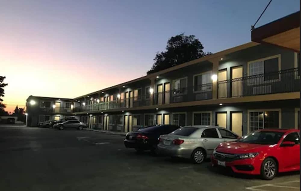 American Inn & Suites LAX in Inglewood, United States