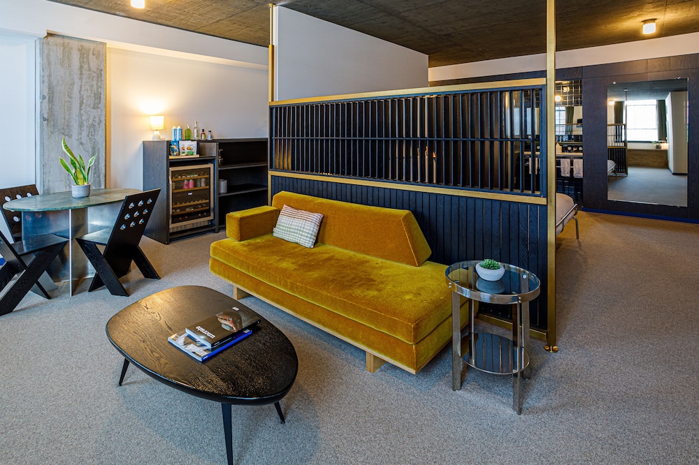 The Emily Hotel - photo 17