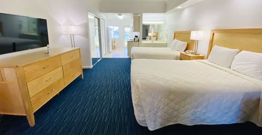 Royal Inn Hotel - photo 13